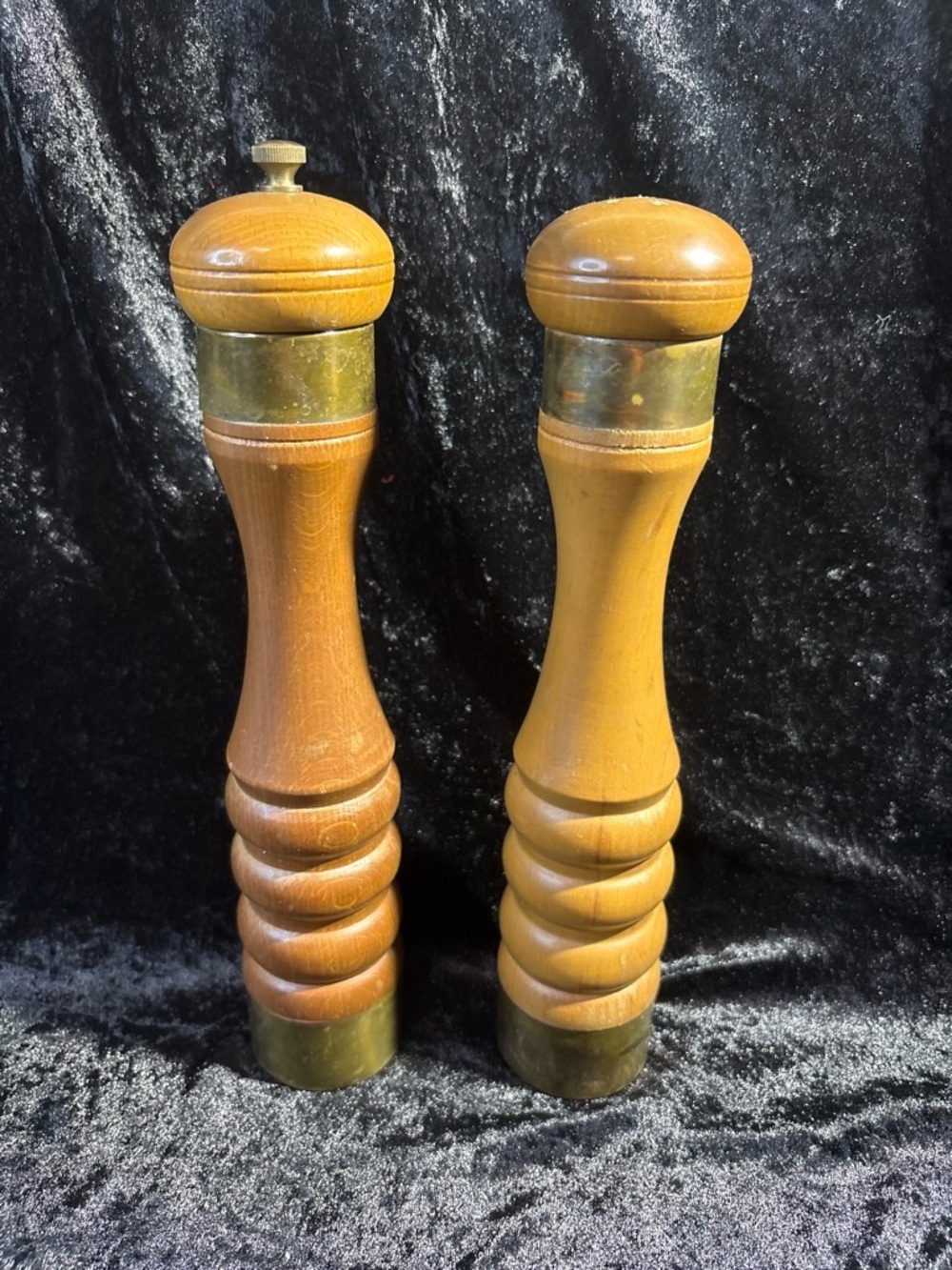 Nasco Vintage Wooden & Brass Salt Shaker and Pepper Grinder Mill Set 70-80’s Era